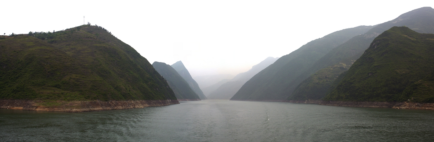 3Gorges46.jpg - 2 images, Size: 6495 x 2135, FOV: 93.24 x 29.80, RMS: 2.85, Lens: Standard, Projection: Cylindrical, Color: LDR